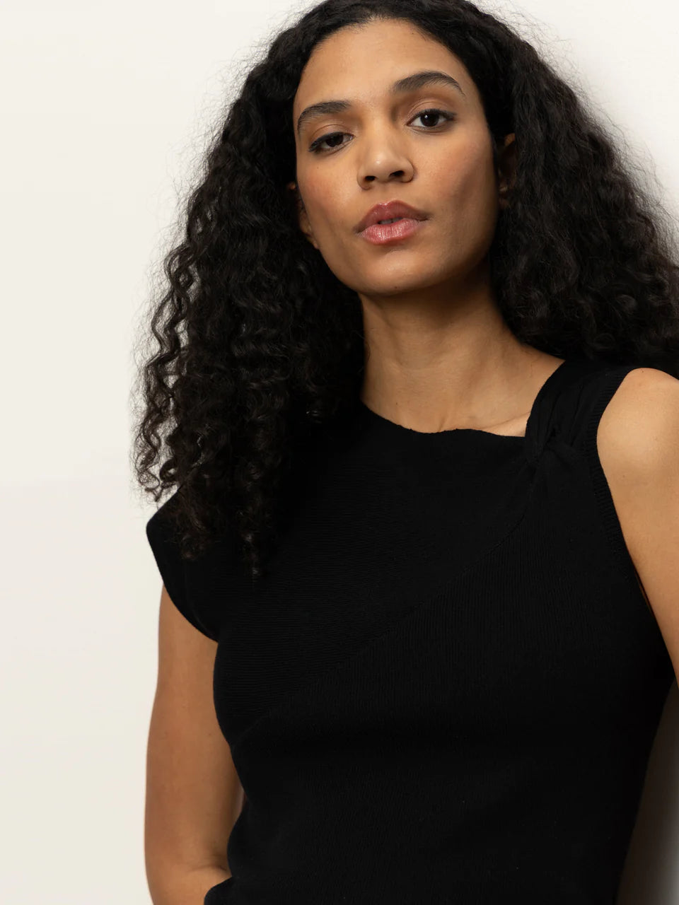 Asymmetrical Twist Top - Black