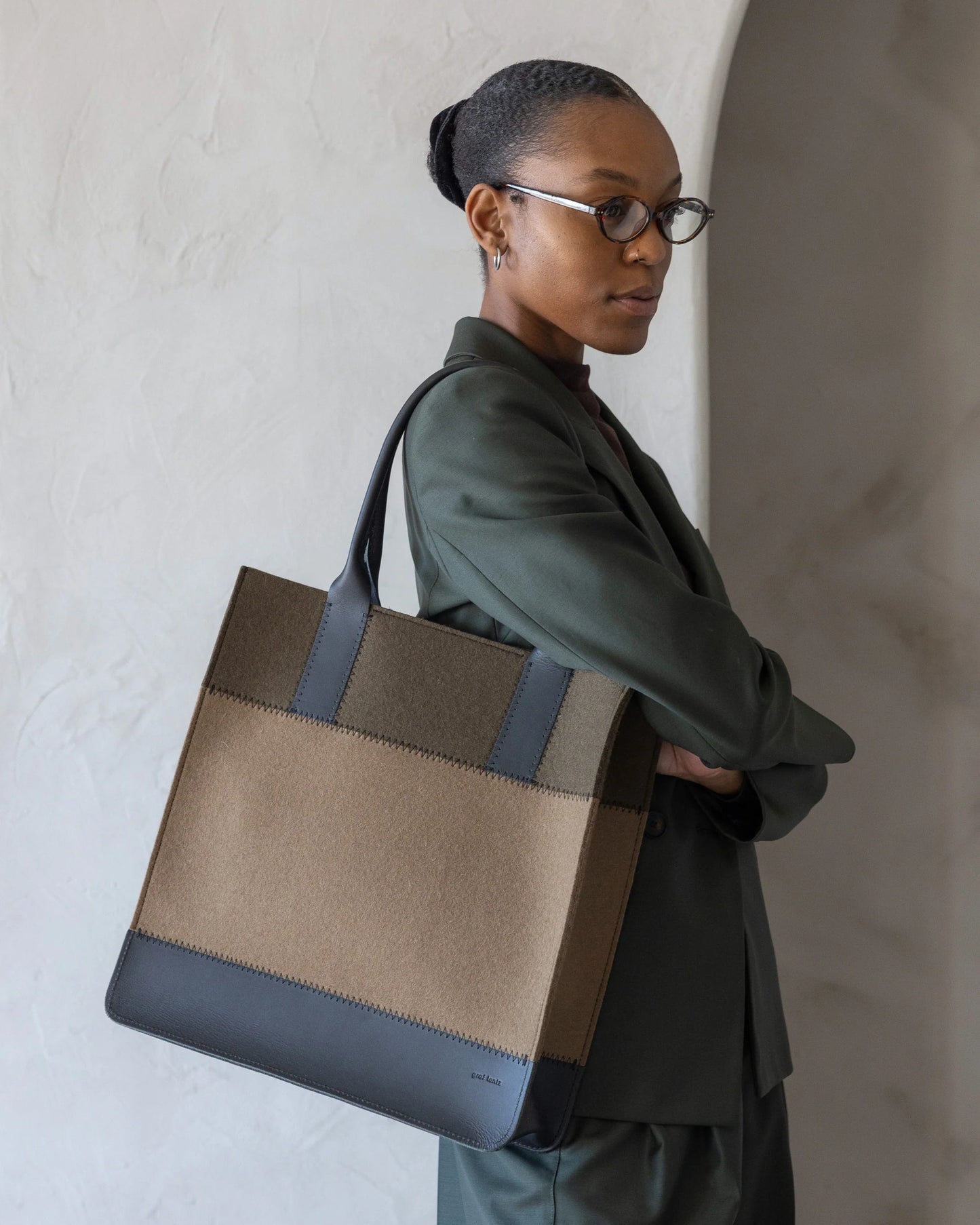Jaunt Merino Wool Tote - Cumin / Tobacco Black