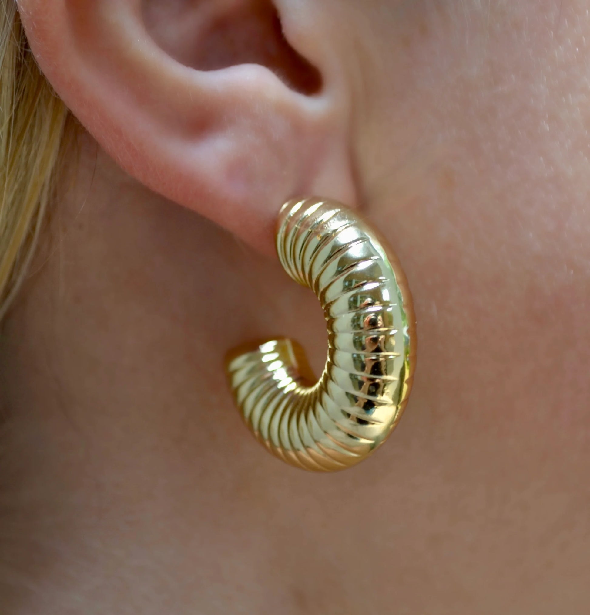 Ripple Hoop - Gold