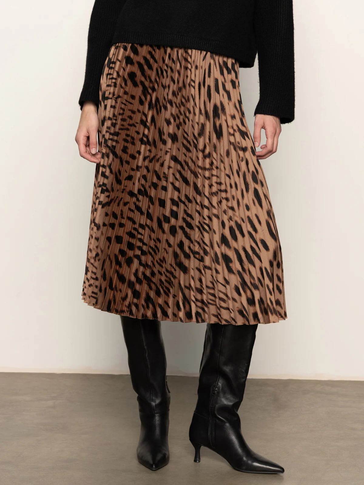 Nostalgia Pleated Midi Skirt - Mocha Leo