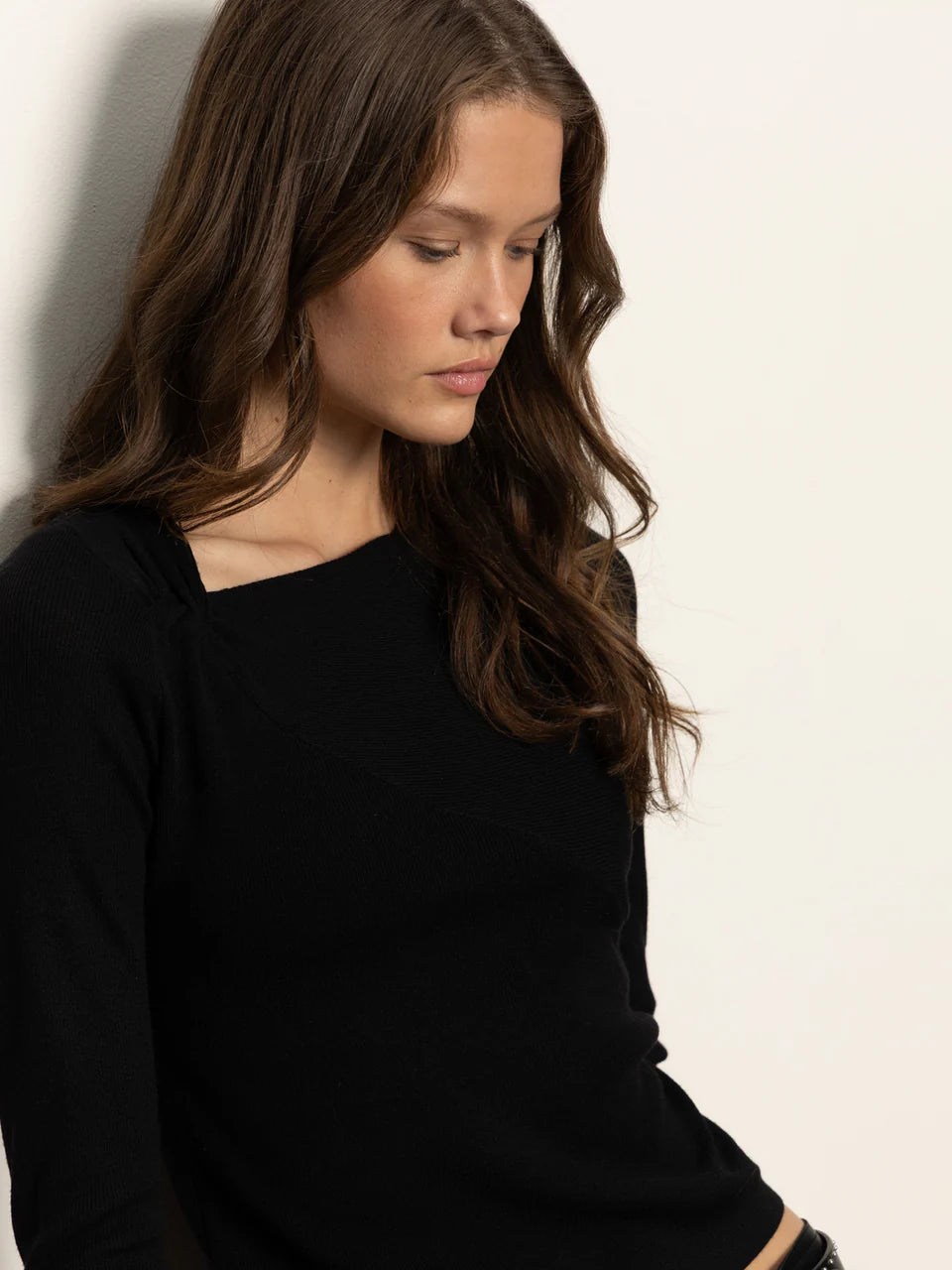 Long Sleeve Shoulder Twist Top - Black