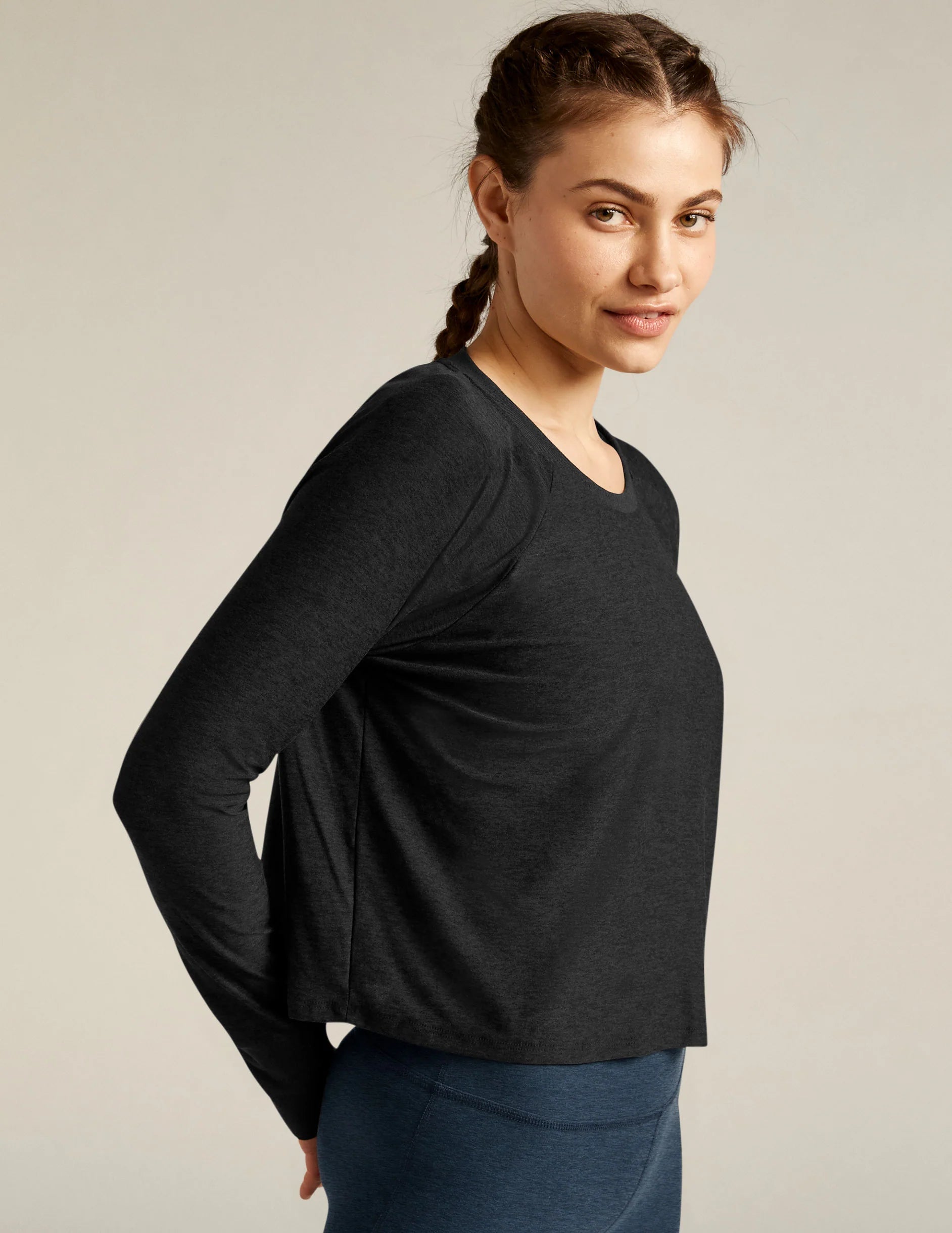 Featherweight Daydreamer Pullover - Darkest Night